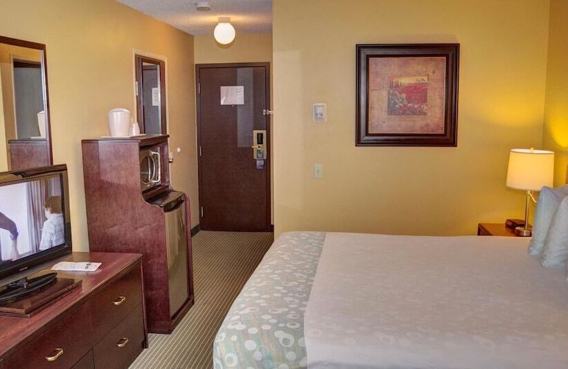 ホテル Days Inn By Wyndham Airdrie