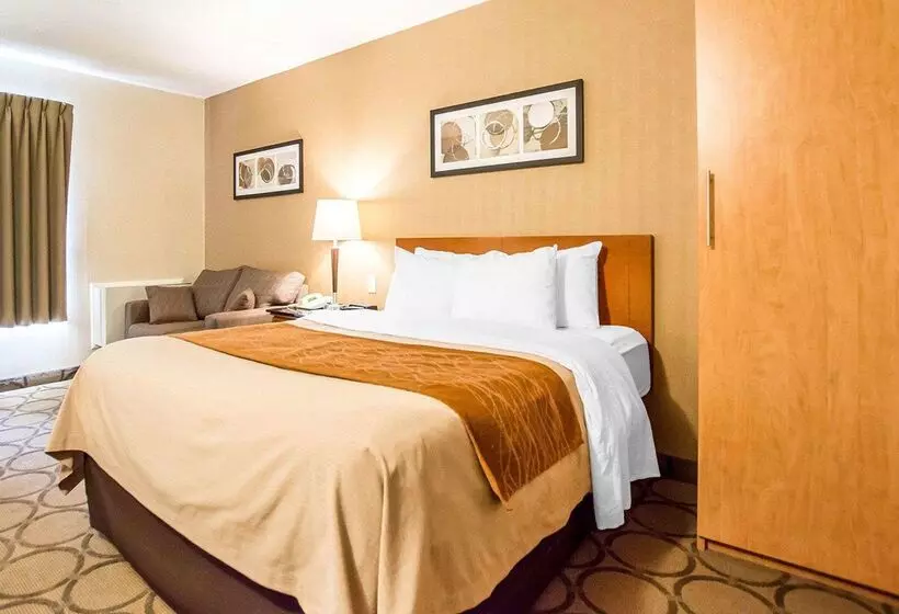 Отель Comfort Inn Kirkland Lake