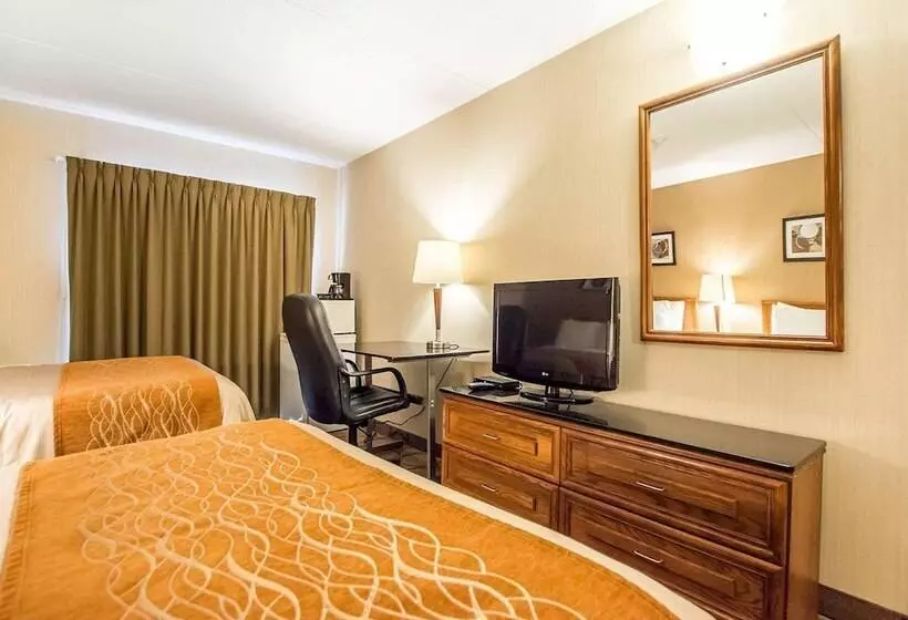 Отель Comfort Inn Kirkland Lake