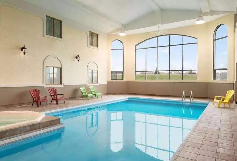 호텔 Days Inn By Wyndham Swift Current