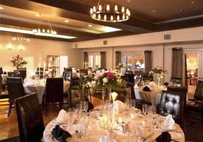 Executive Hotel Vancouver Airport