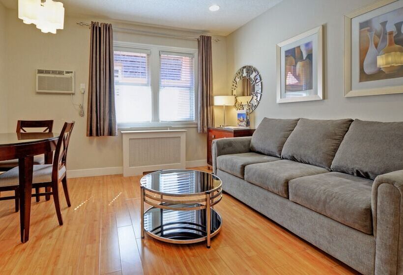 ホテル Helm's Inn