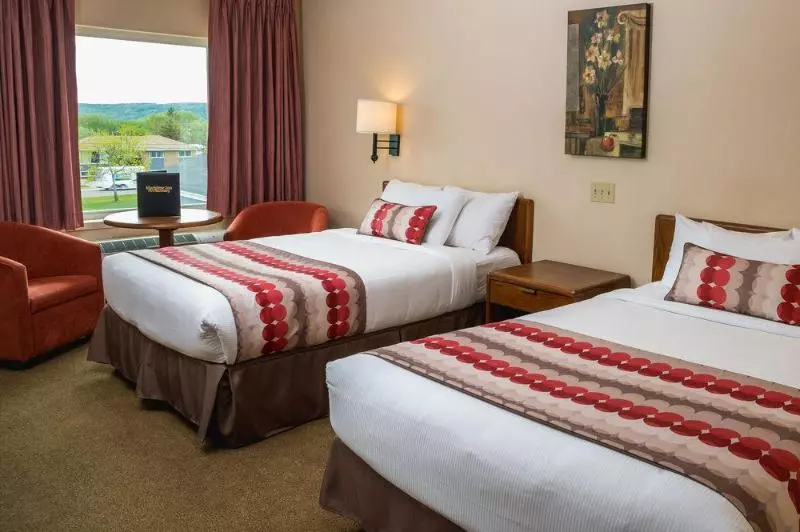 בית מלון כפרי Maritime Inn Port Hawkesbury