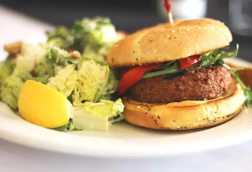 בית מלון כפרי Maritime Inn Port Hawkesbury