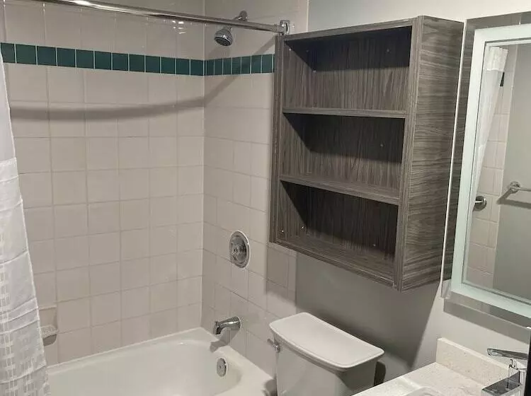 Отель Days Inn & Suites By Wyndham Summerside