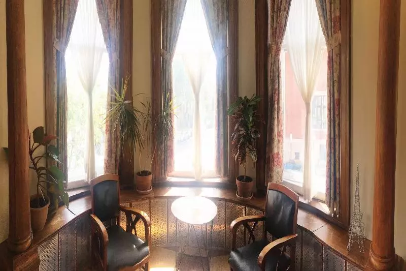 Отель De Paris Montreal