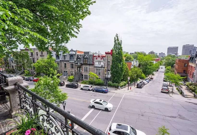 Отель De Paris Montreal