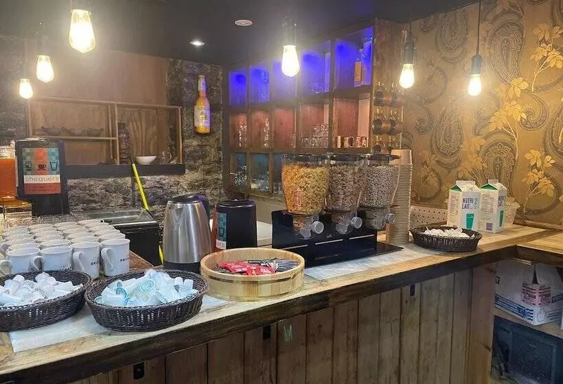 Отель De Paris Montreal