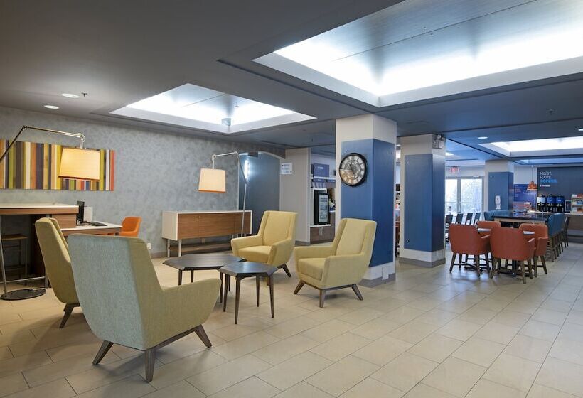 هتل Holiday Inn Express Kamloops, An Ihg
