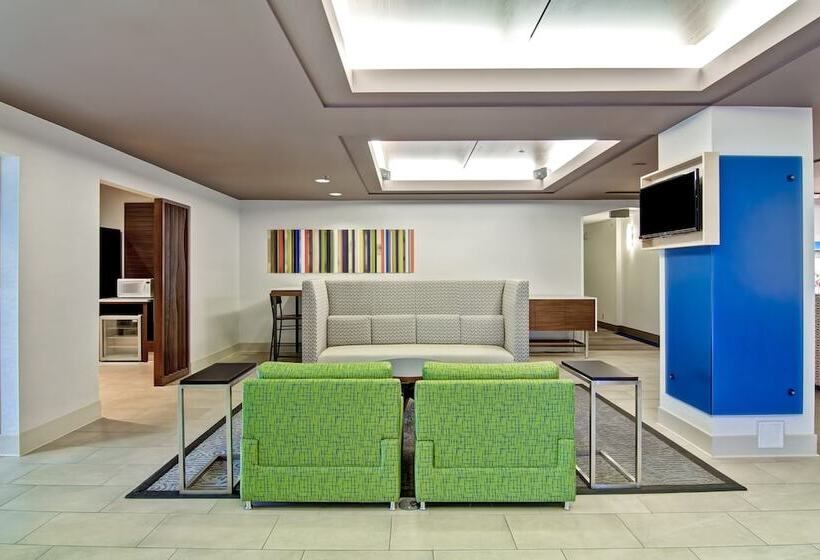 هتل Holiday Inn Express Kamloops, An Ihg