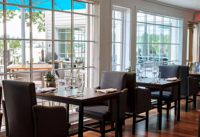 호텔 Hôtel Les Trois Tilleuls