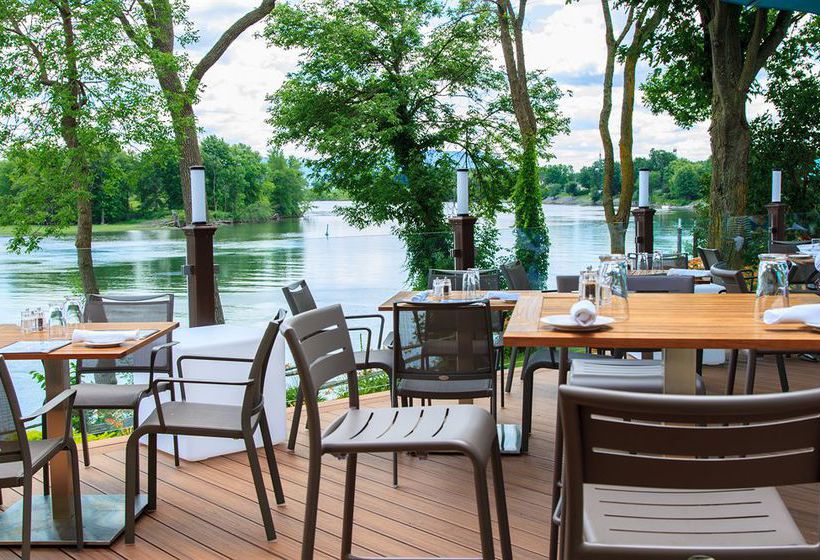 ホテル Hôtel Les Trois Tilleuls