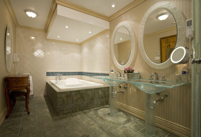 ホテル Hôtel Les Trois Tilleuls