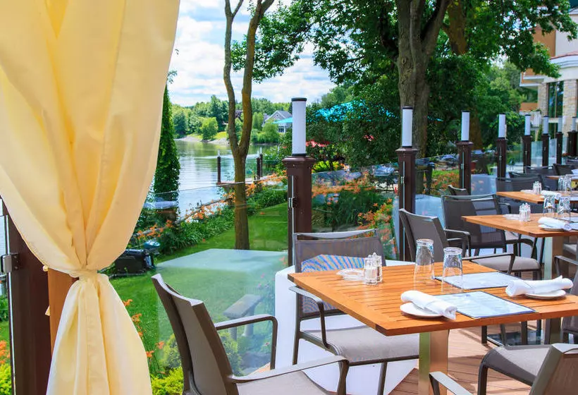 호텔 Hôtel Les Trois Tilleuls