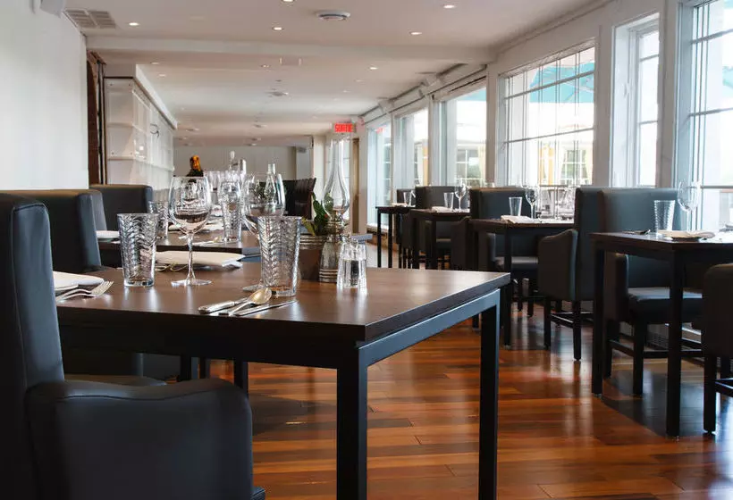 호텔 Hôtel Les Trois Tilleuls