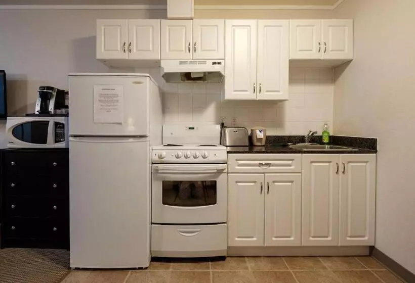 Отель Perfect Inns & Suites