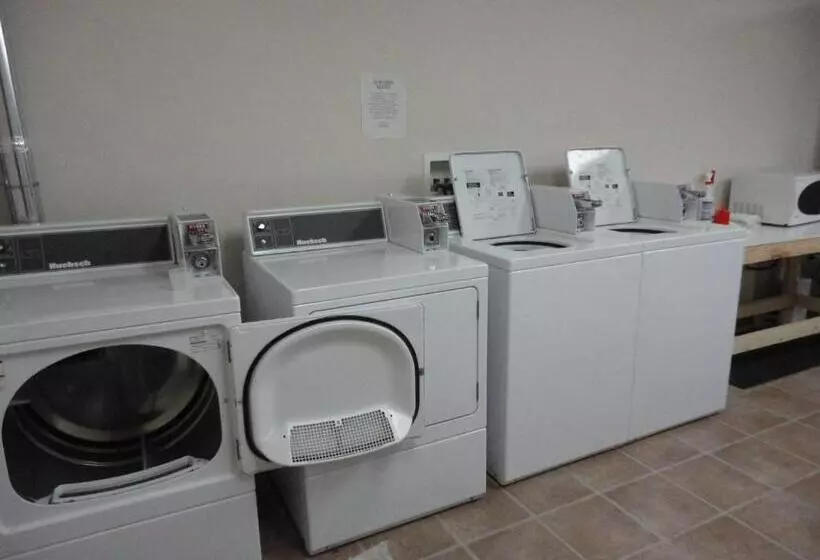 Отель Perfect Inns & Suites