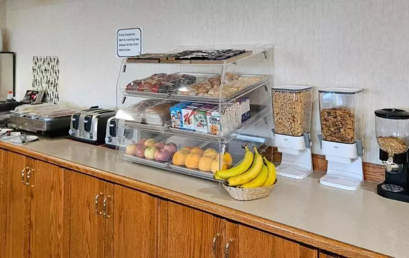 Отель Perfect Inns & Suites