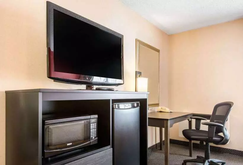 호텔 Quality Inn & Suites 5585 Ambler Drive Mississauga Ontario