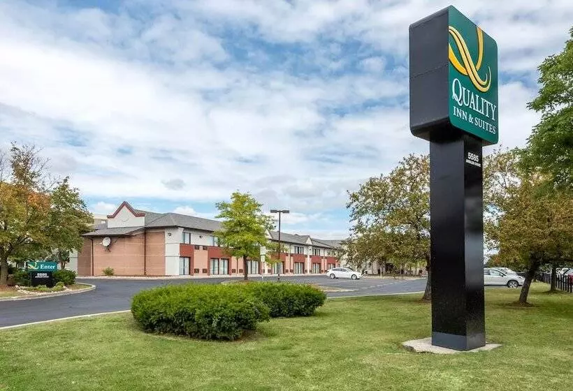 호텔 Quality Inn & Suites 5585 Ambler Drive Mississauga Ontario