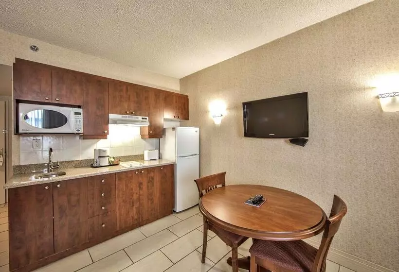 Radisson Hotel Montreal Airport