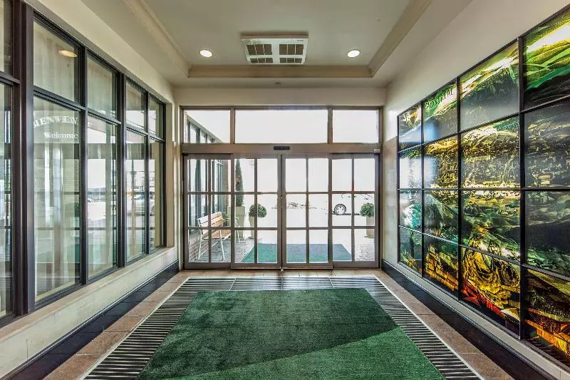 Radisson Hotel Montreal Airport