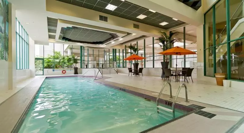 Отель Rosedale On Robson Suite