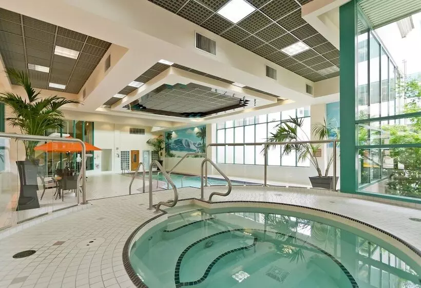 Отель Rosedale On Robson Suite