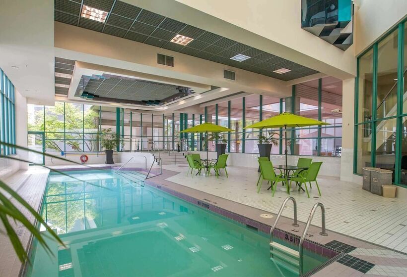 هتل Rosedale On Robson Suite