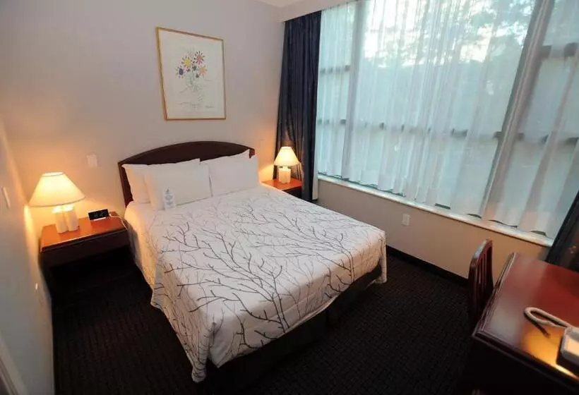 Отель Rosedale On Robson Suite