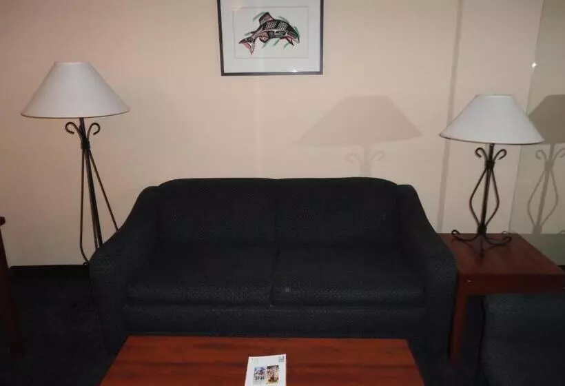 Отель Rosedale On Robson Suite