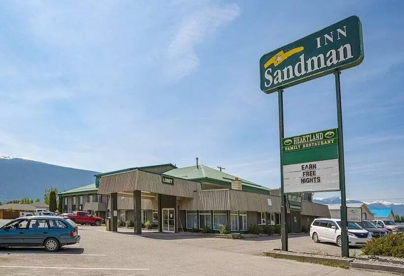 בית מלון כפרי Sandman Inn Mcbride