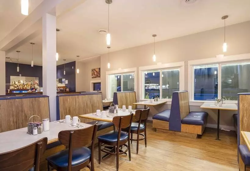 בית מלון כפרי Sandman Inn Mcbride