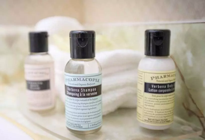 בית מלון כפרי Sandman Inn Mcbride