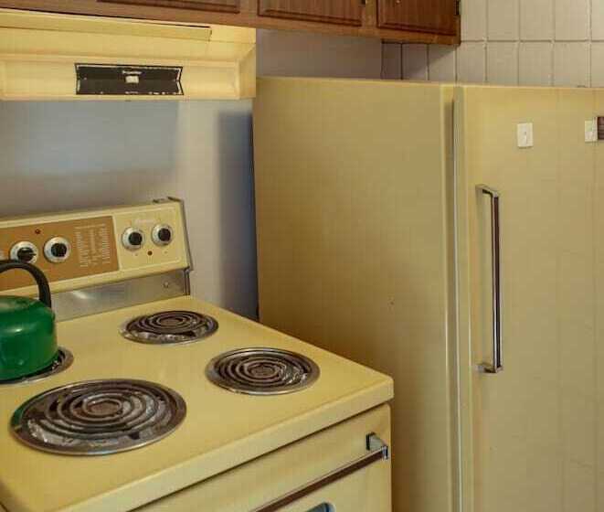 Hotel Sandman Inn Mcbride