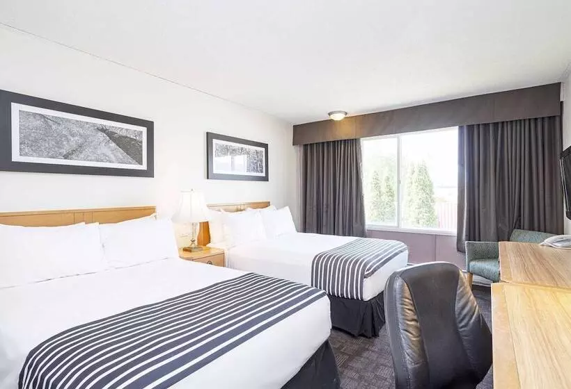 בית מלון כפרי Sandman Inn Mcbride