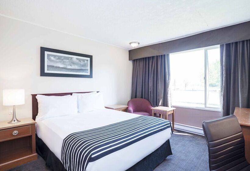 Hotel Sandman Inn Mcbride