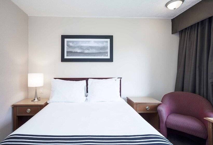 Hotel Sandman Inn Mcbride