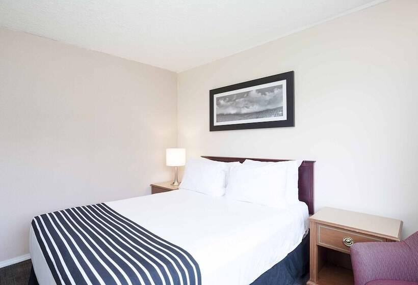 Hotel Sandman Inn Mcbride