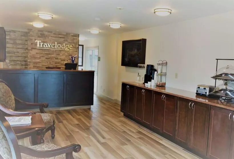 호텔 Travelodge By Wyndham Gananoque
