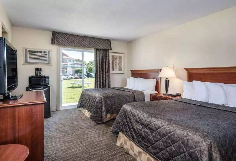 호텔 Travelodge By Wyndham Gananoque