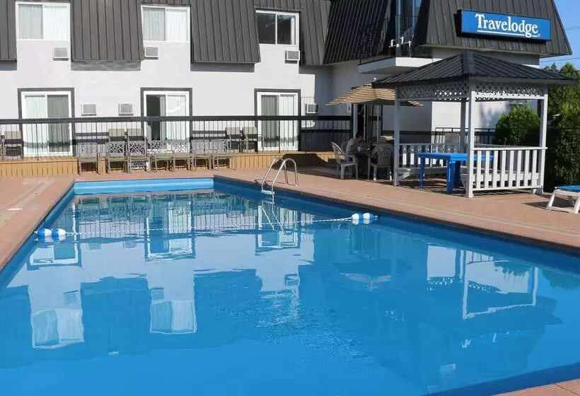 호텔 Travelodge By Wyndham Gananoque