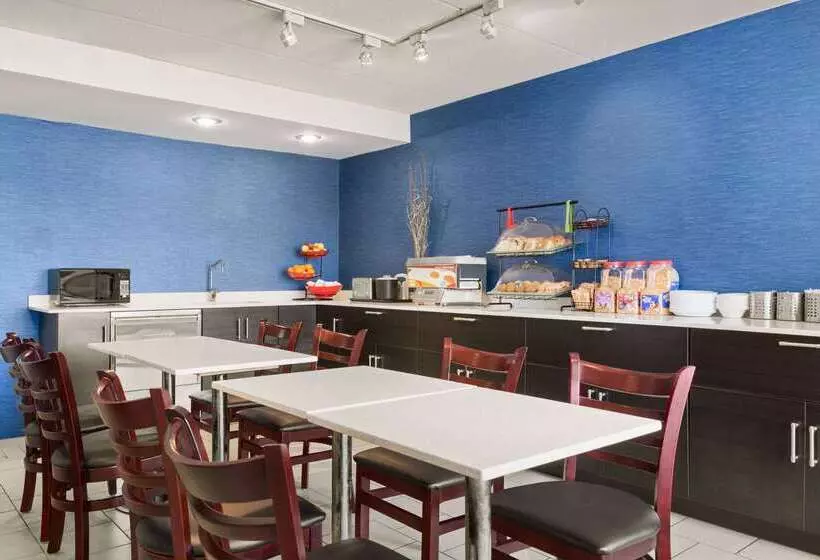 酒店 Travelodge By Wyndham Windsor