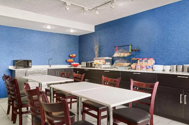 酒店 Travelodge By Wyndham Windsor