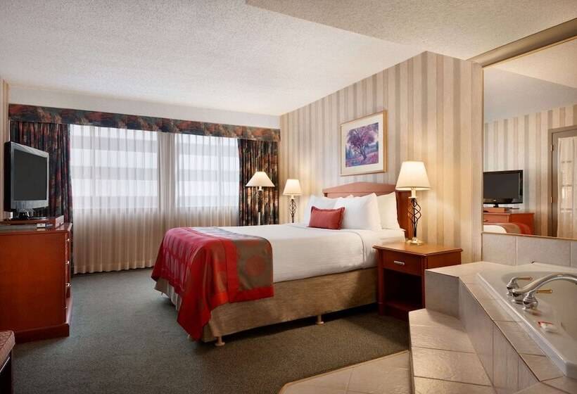استراحتگاه Ramada Plaza By Wyndham Regina Downtown