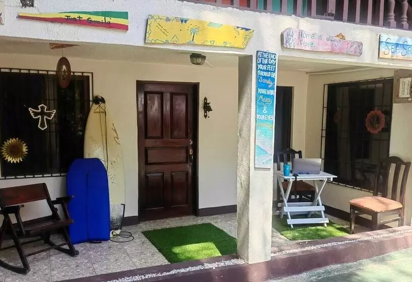 Отель Blue Iguana