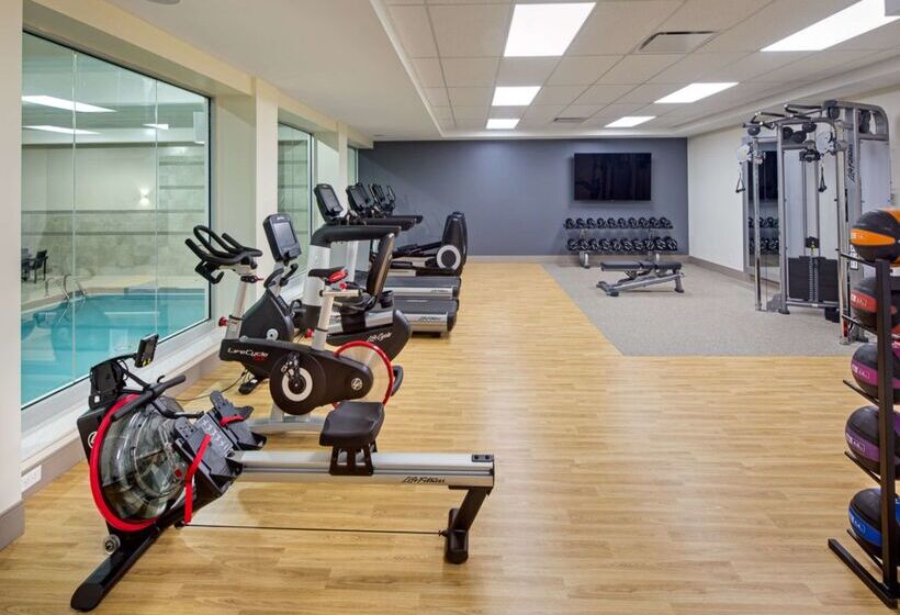 فندق Doubletree By Hilton Toronto Airport