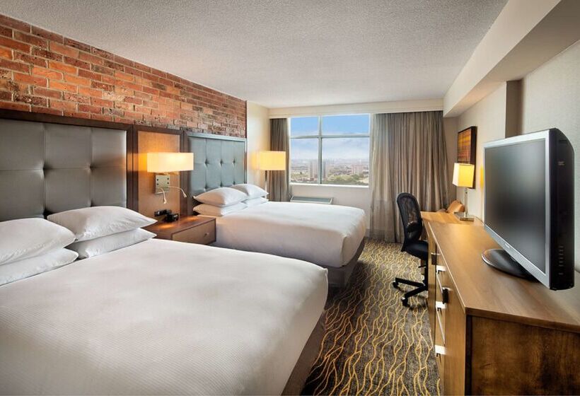 فندق Doubletree By Hilton Toronto Airport