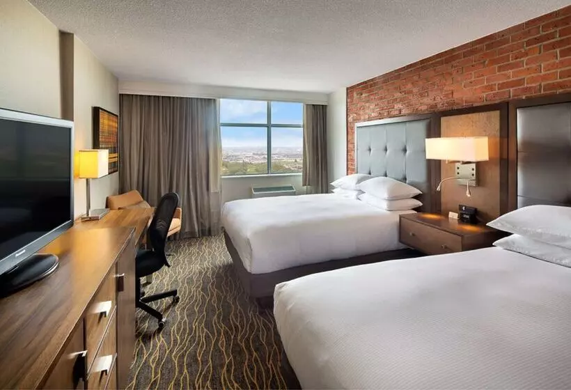 호텔 Doubletree By Hilton Toronto Airport