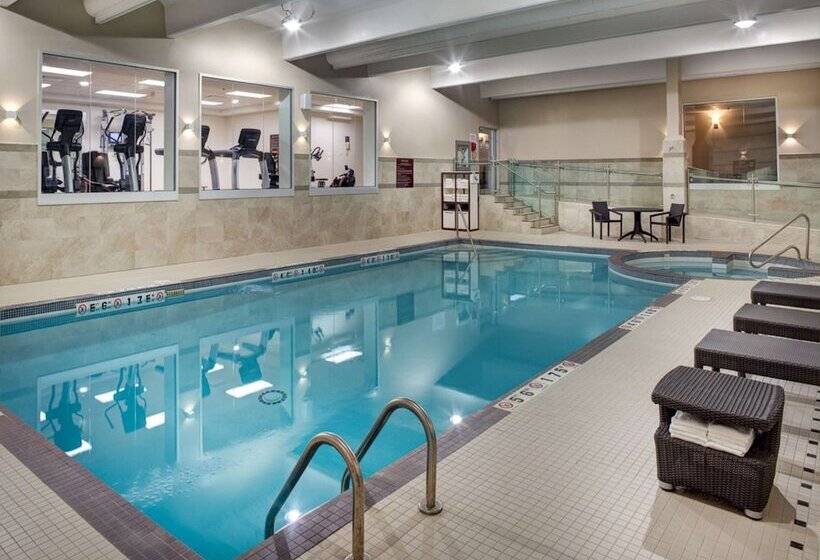 فندق Doubletree By Hilton Toronto Airport